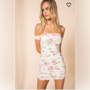 Off the shoulder ruched floral dress Superdown